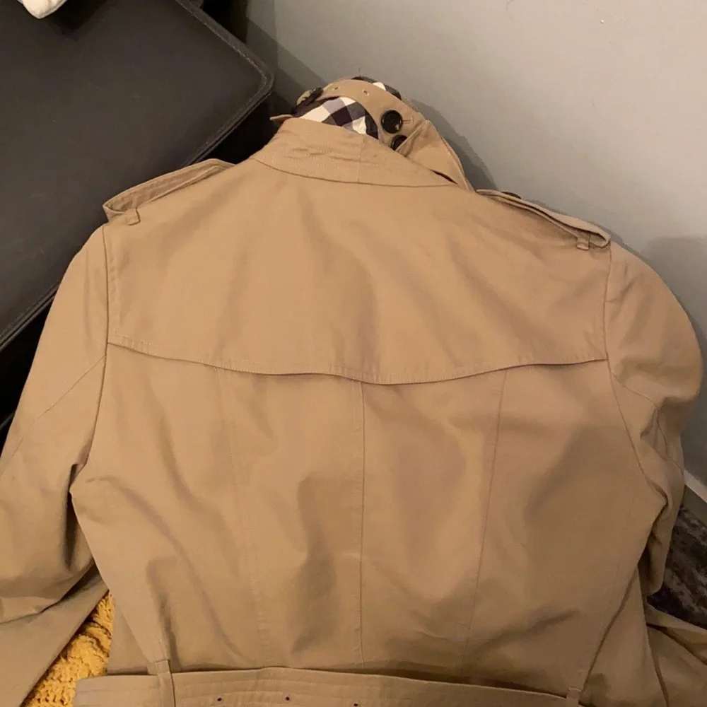 Burberry Sandingham Double-Breasted Trench Coat US 8 - Picture 3 of 16